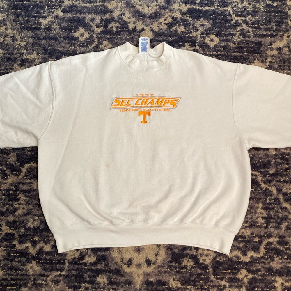 Vintage Y2K 1997 University of
Tennessee Champions Sweatshirt
